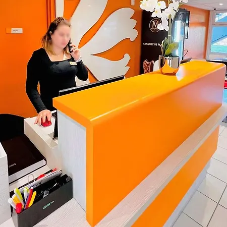 Premiere Classe Saint Quentin En Yvelines - Elancourt * Trappes
