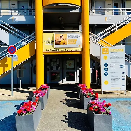 Hotel Premiere Classe St Quentin En Yvelines Elancourt Trappes