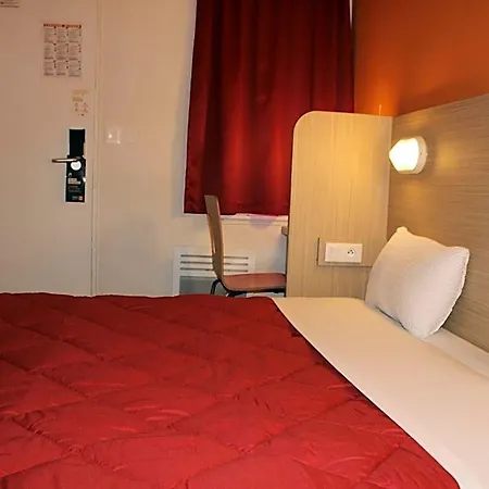 Premiere Classe St Quentin En Yvelines Elancourt *
