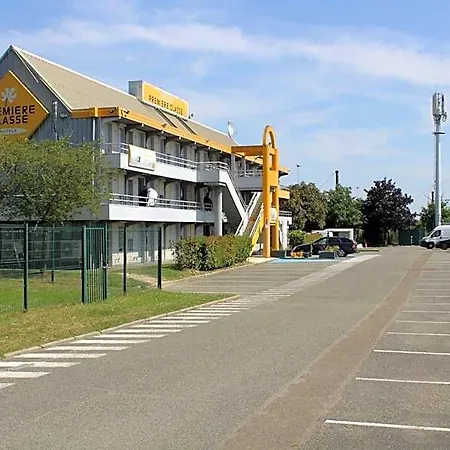 Premiere Classe St Quentin En Yvelines Elancourt Hotel