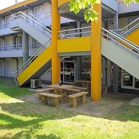 Premiere Classe St Quentin En Yvelines Elancourt Trappes