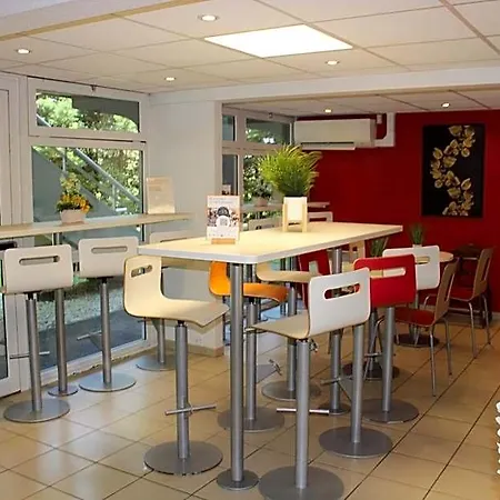 Premiere Classe St Quentin En Yvelines Elancourt *