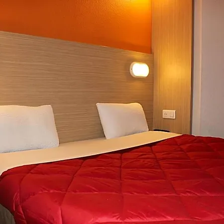 Premiere Classe St Quentin En Yvelines Elancourt Trappes