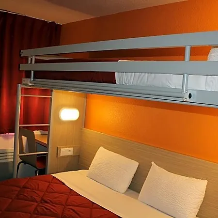 Premiere Classe St Quentin En Yvelines Elancourt Otel Trappes