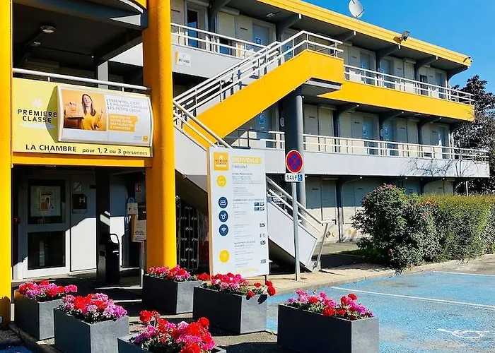 Premiere Classe Saint Quentin En Yvelines - Elancourt