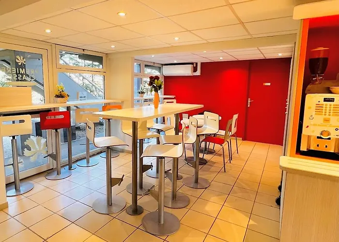 Premiere Classe Saint Quentin En Yvelines - Elancourt Hotel *